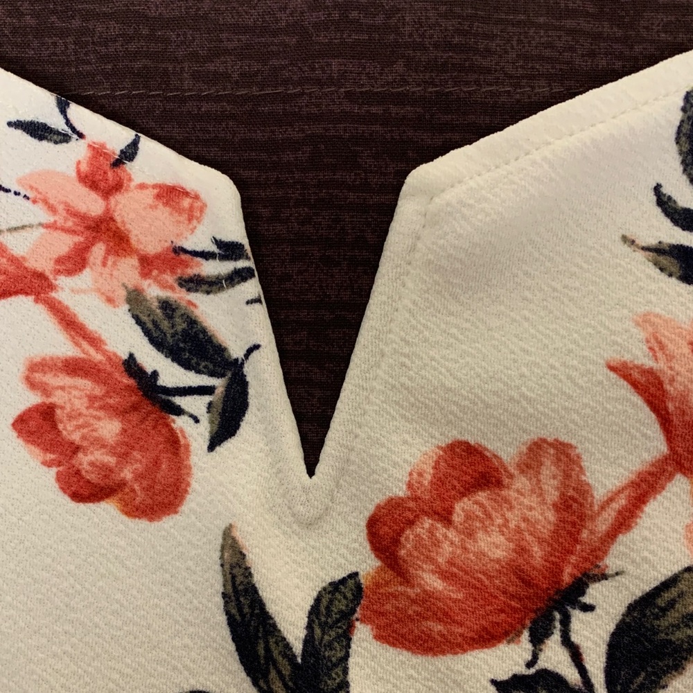 Floral Print Sleeveless Dress - Picture 4 of 6